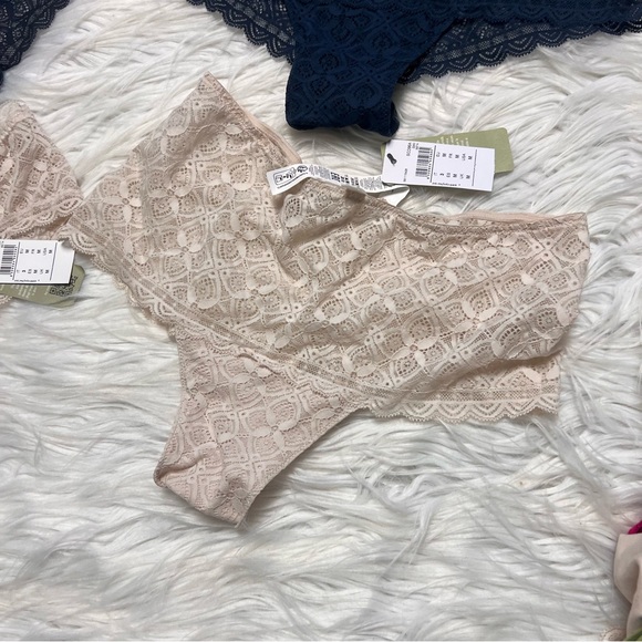 Intimissimi 4 pair NWT Blue and Cream Lace Panties Set - Picture 2 of 4